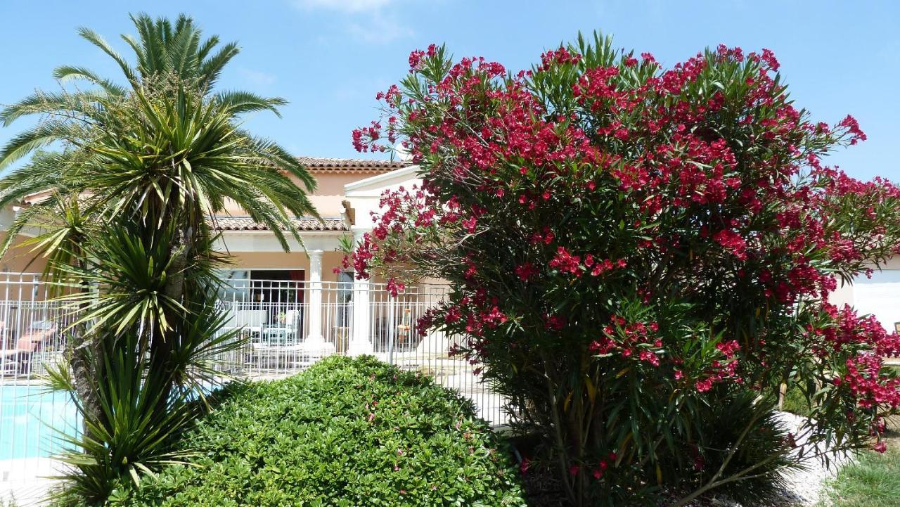 Les Cigalous Bed & Breakfast Restinclieres Exterior photo